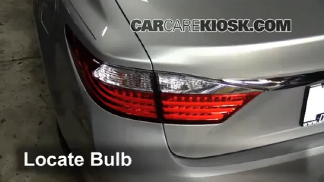 2014 Lexus ES350 3.5L V6 Éclairage Feux de marche arrière (remplacer une ampoule)